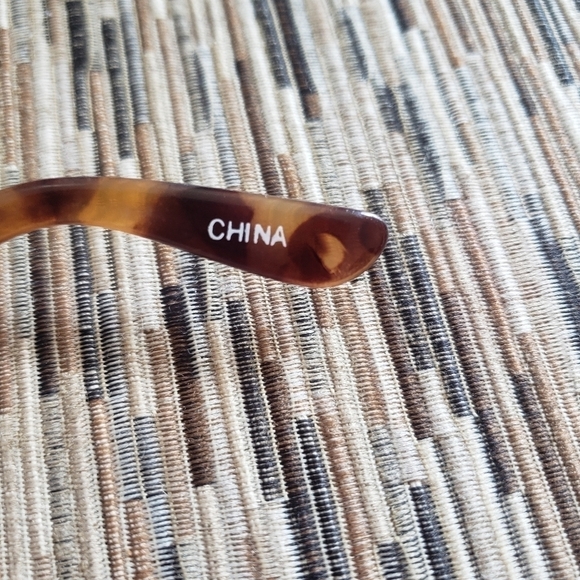 Vintage Sunglasses - Picture 9 of 13